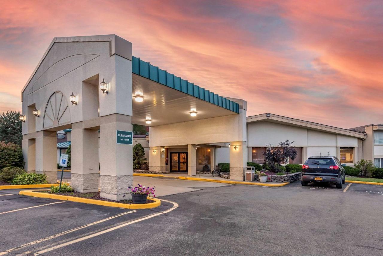 Quality Inn & Suites Vestal Binghamton Near University Екстер'єр фото