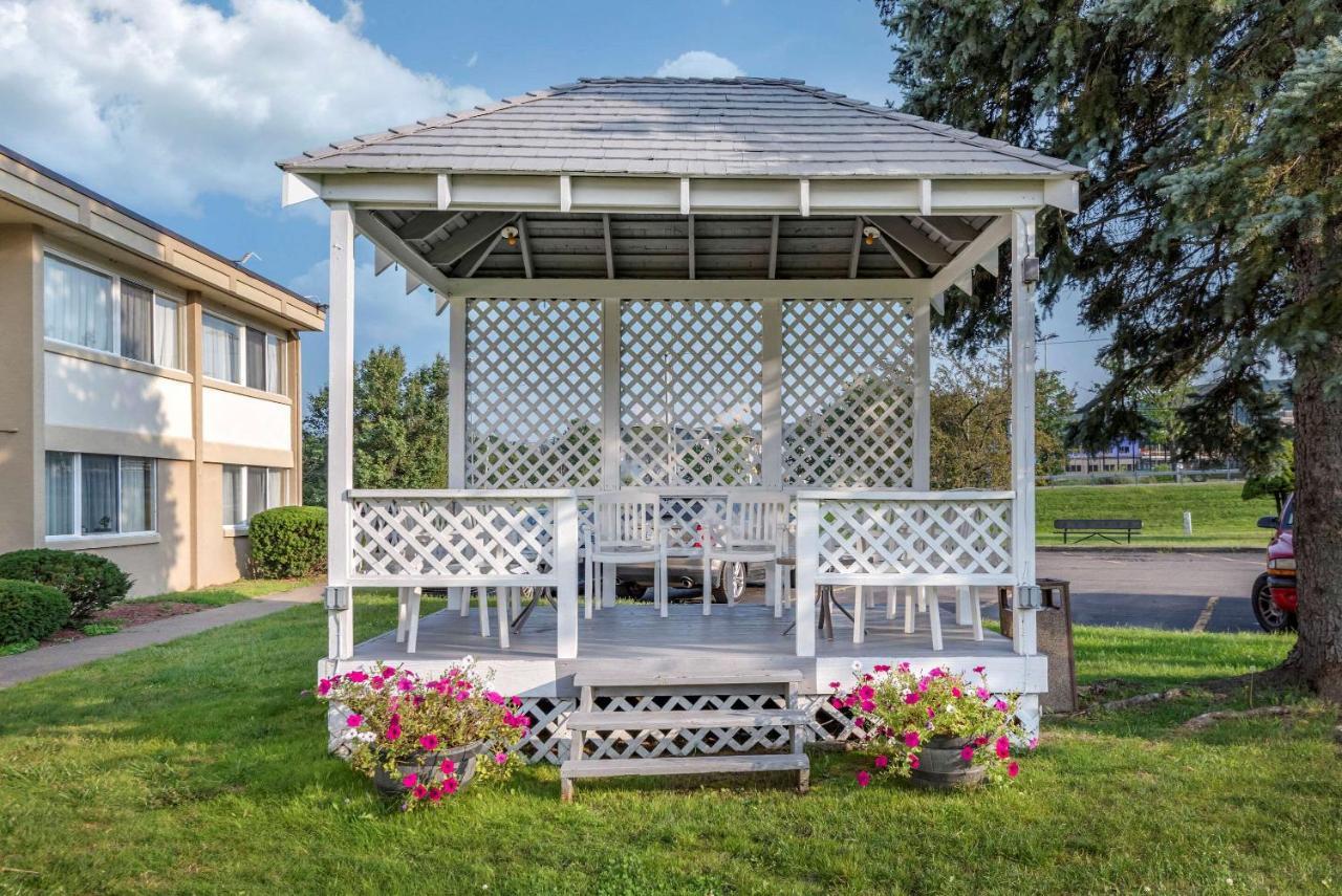 Quality Inn & Suites Vestal Binghamton Near University Екстер'єр фото