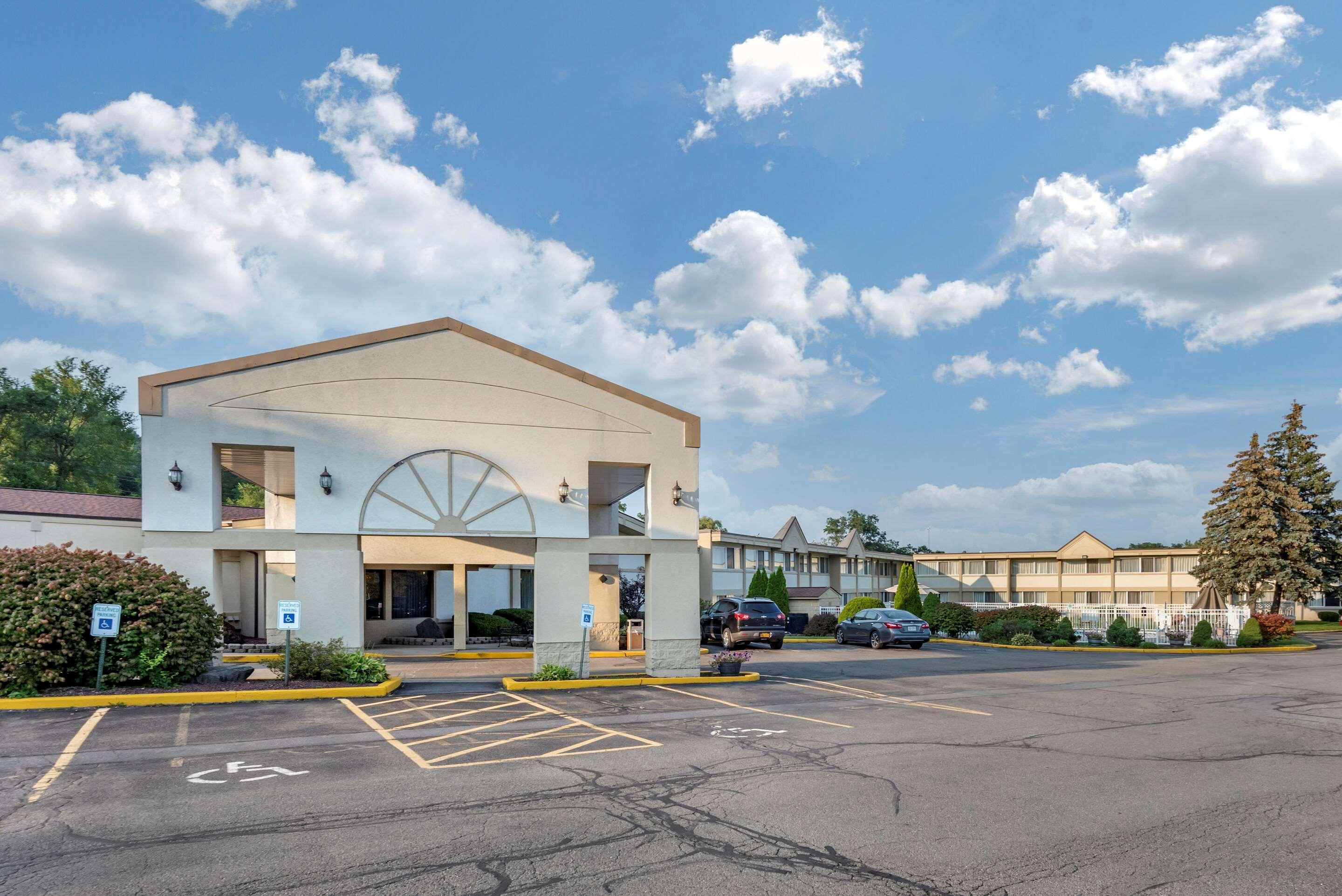 Quality Inn & Suites Vestal Binghamton Near University Екстер'єр фото