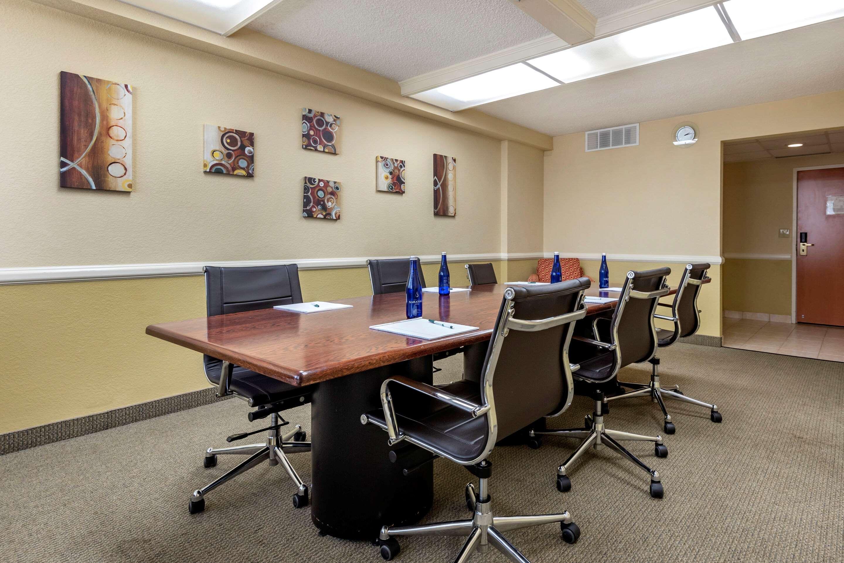 Quality Inn & Suites Vestal Binghamton Near University Екстер'єр фото