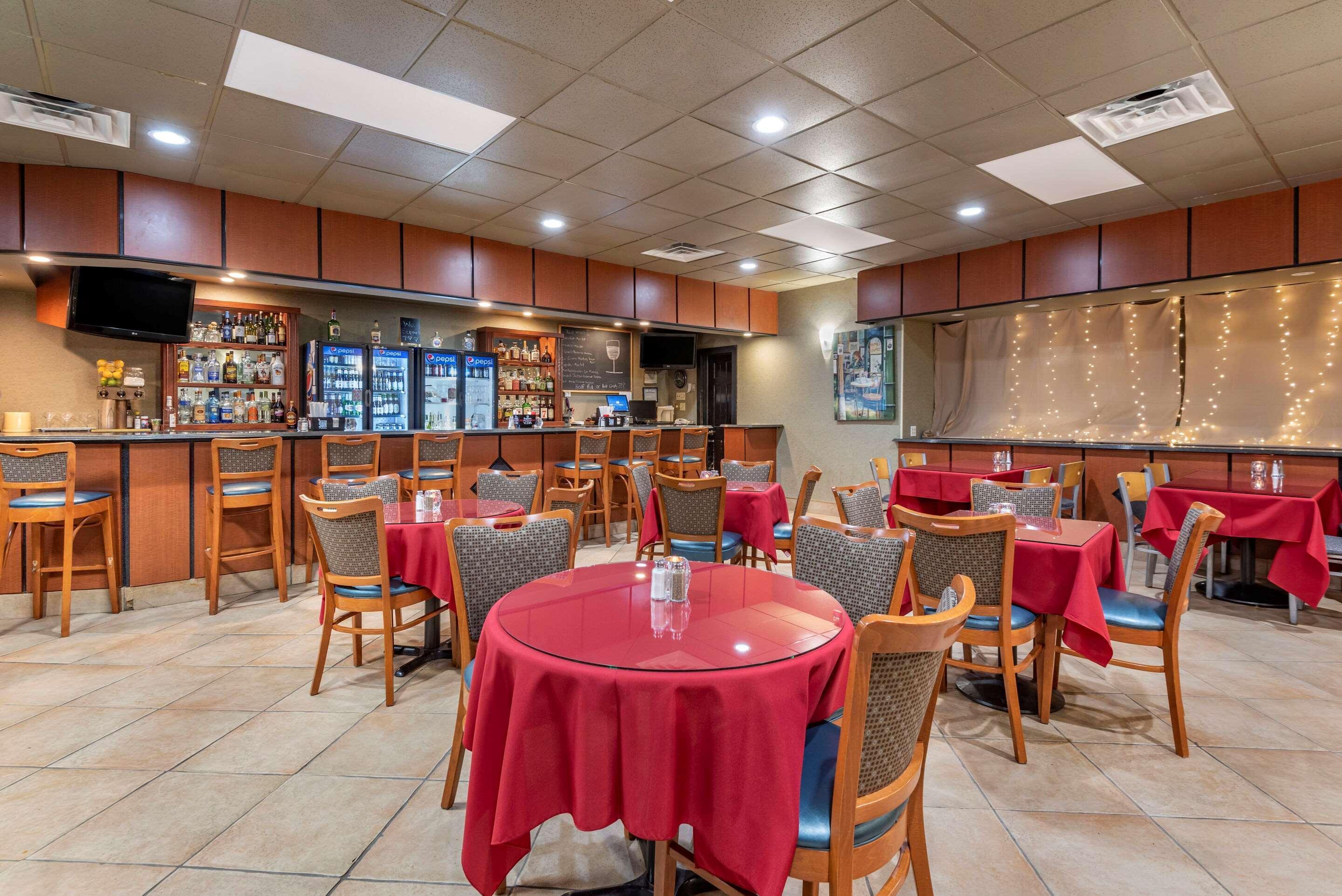 Quality Inn & Suites Vestal Binghamton Near University Екстер'єр фото