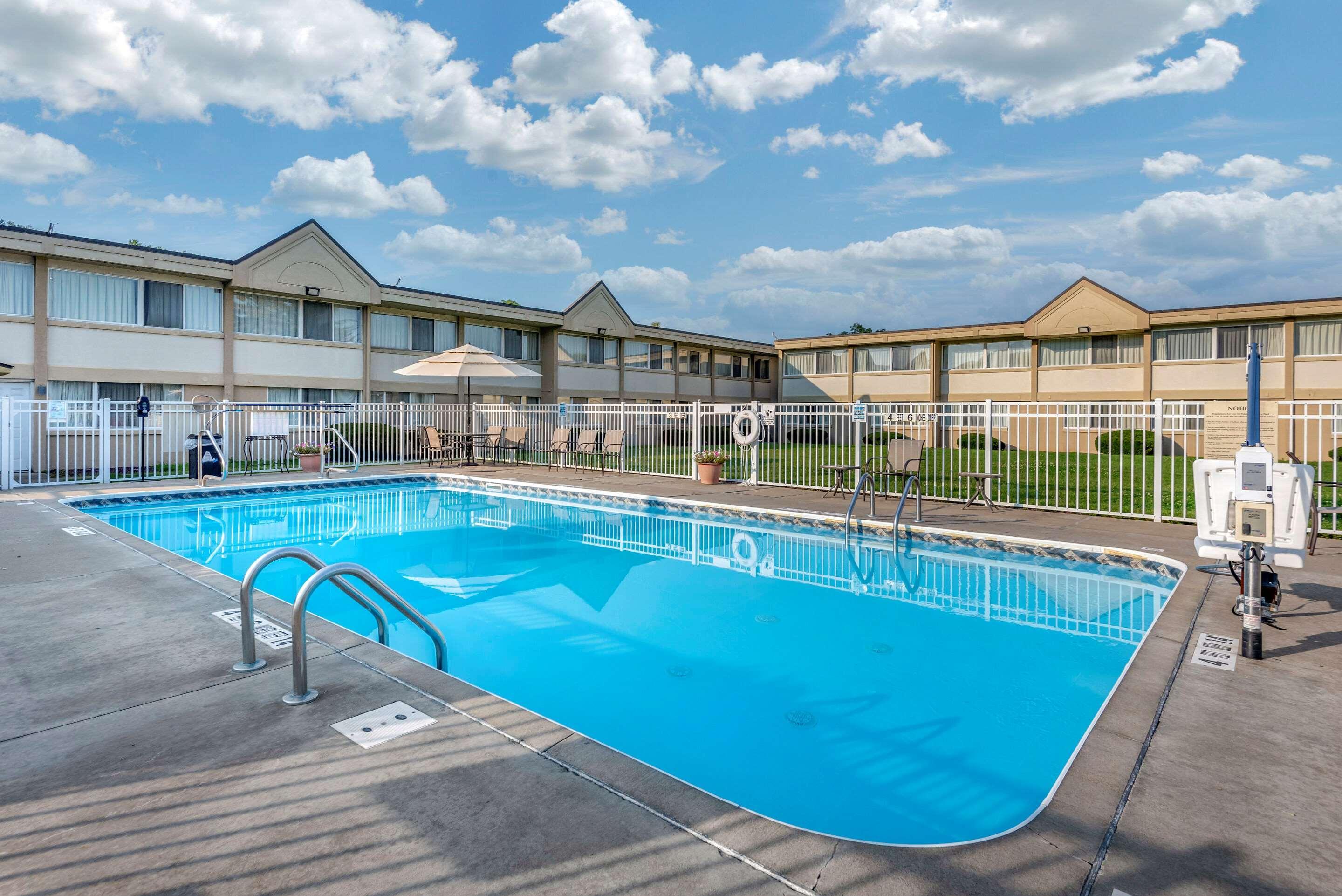 Quality Inn & Suites Vestal Binghamton Near University Екстер'єр фото