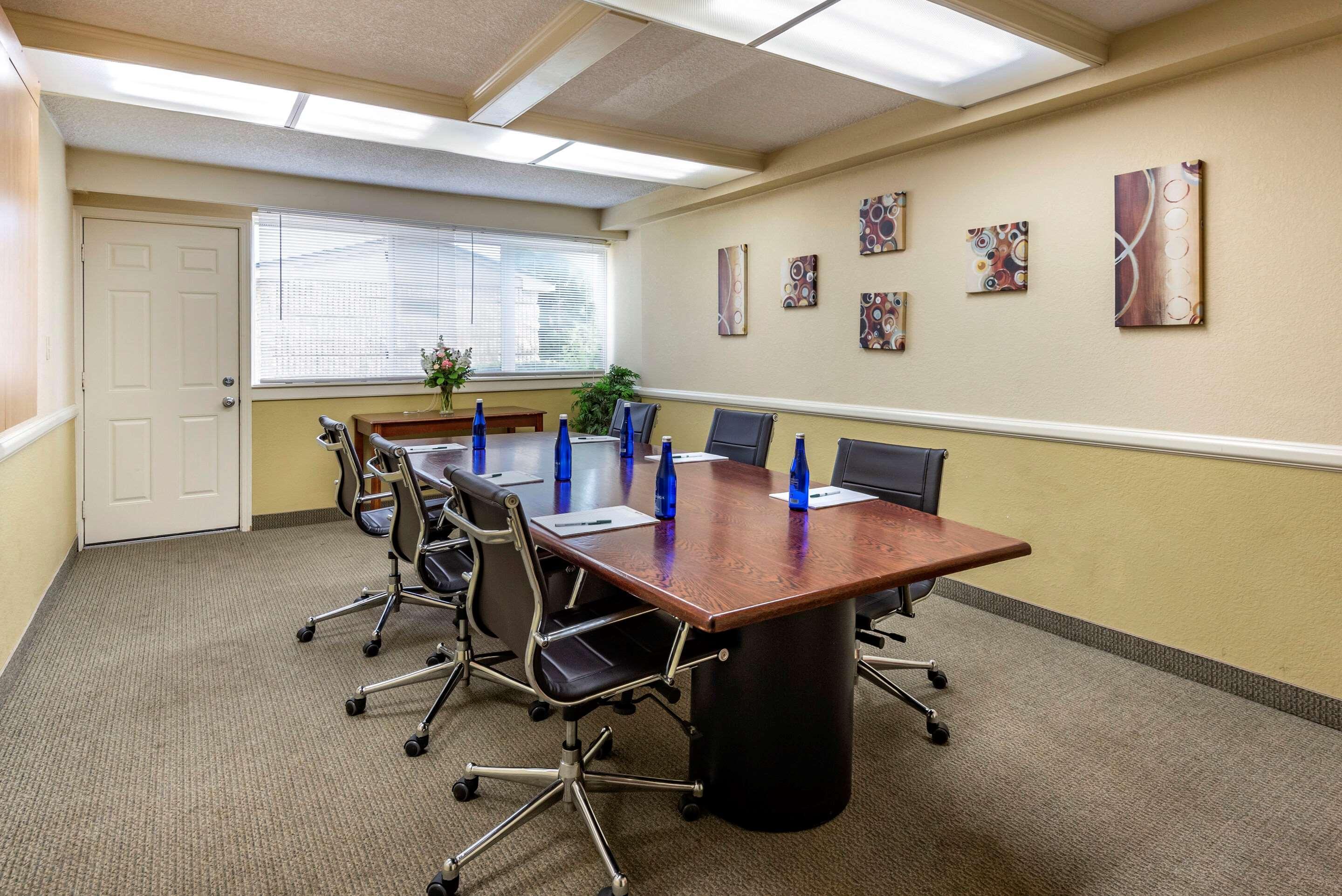 Quality Inn & Suites Vestal Binghamton Near University Екстер'єр фото