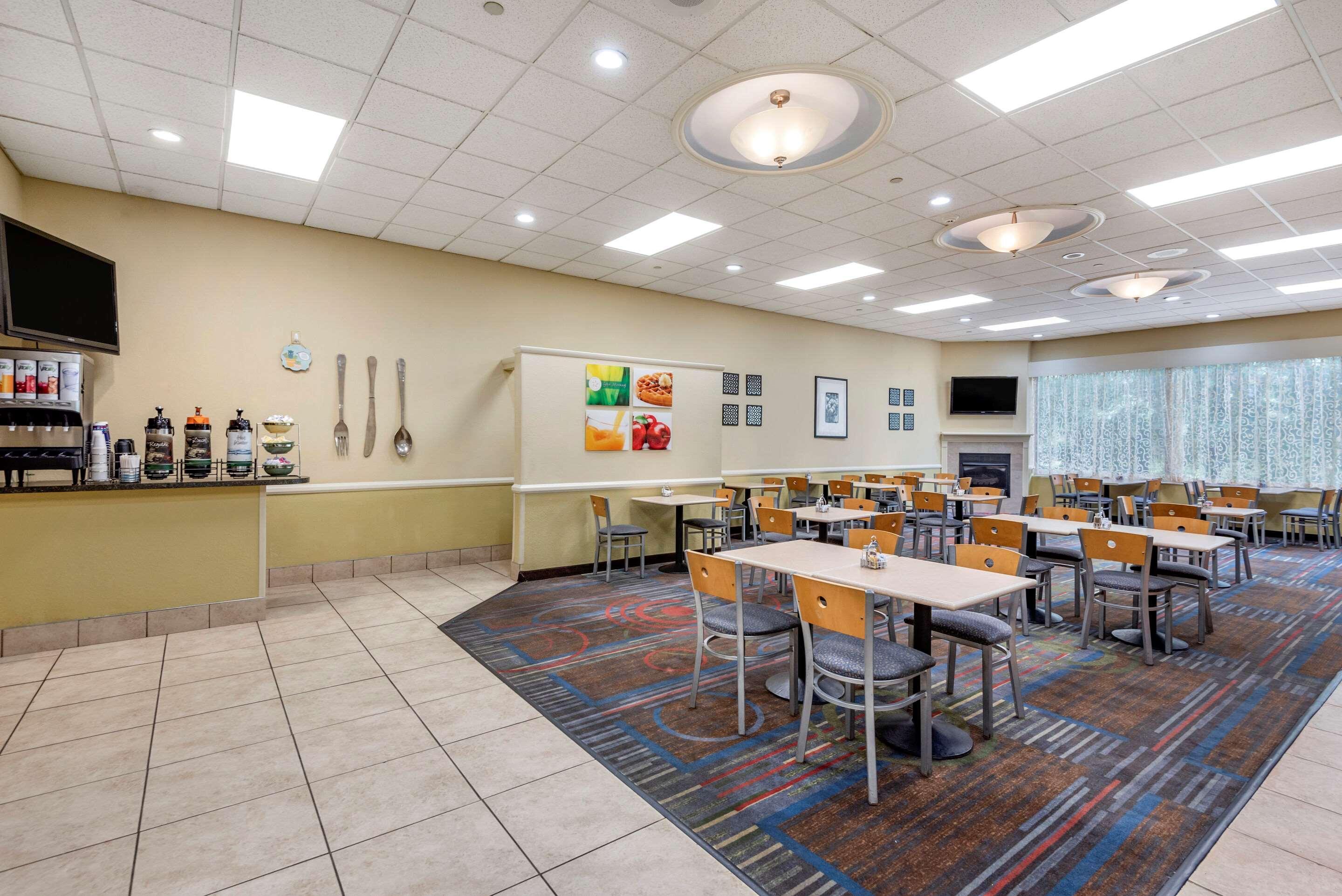 Quality Inn & Suites Vestal Binghamton Near University Екстер'єр фото