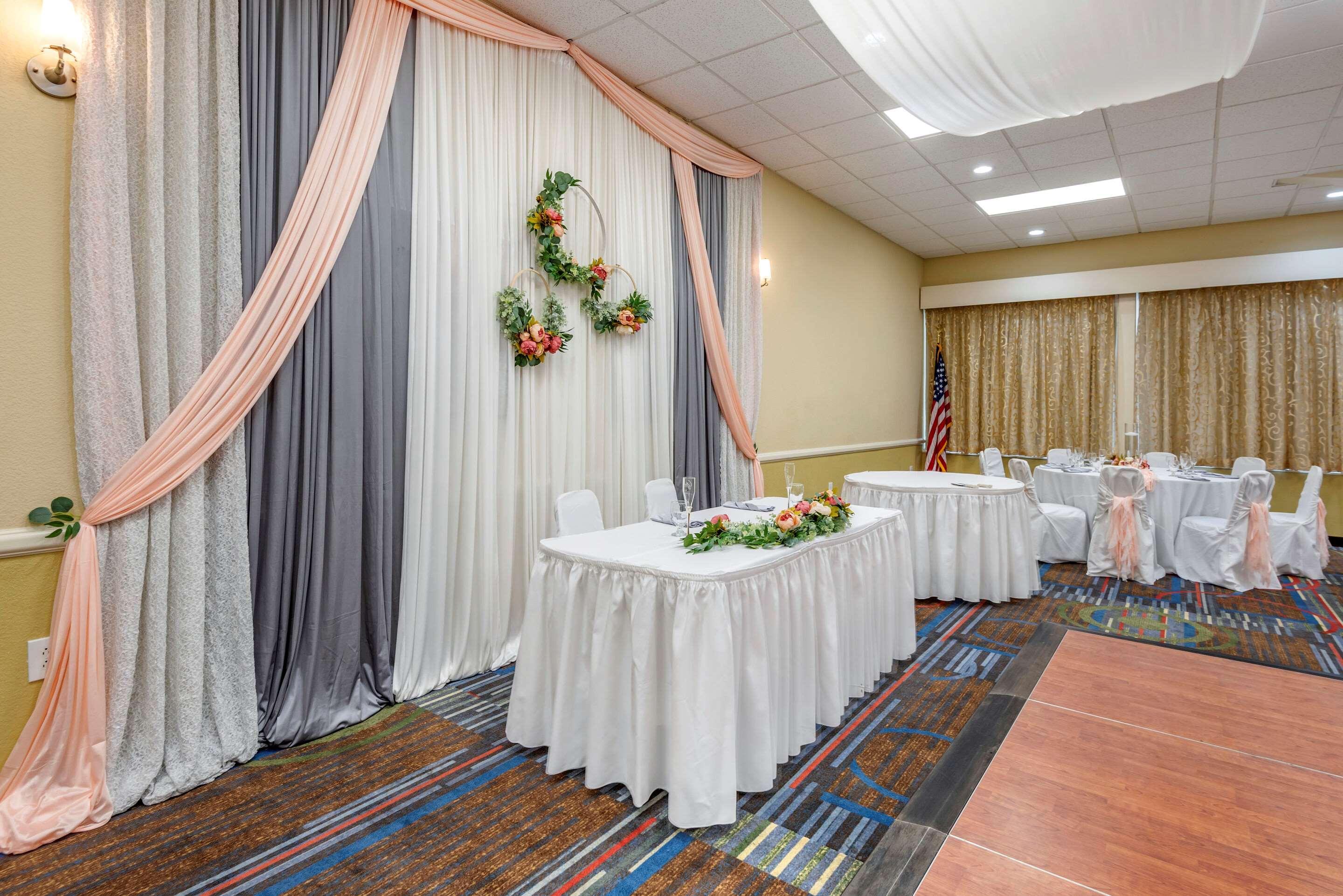Quality Inn & Suites Vestal Binghamton Near University Екстер'єр фото